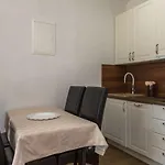 Arapovic شقة *